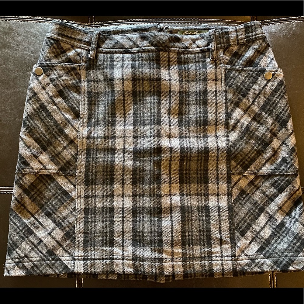 🔥🔥 Women’s Size 10 Eddie Bauer wool plaid skirt, good condition.